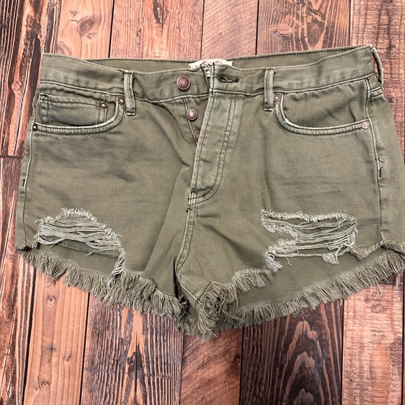 Free People Loving Good Vibrations Cutoff Denim Shorts In Sage Size 29 - Picture 10 of 13
